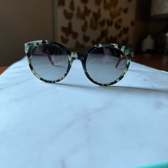 Authentic Tory Burch Sunnies (Great condition!) - Picture 5 of 15